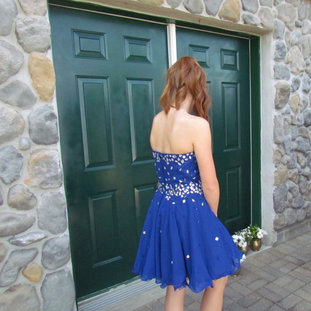 Prom/Graduation Dress - Picture 4 of 4
